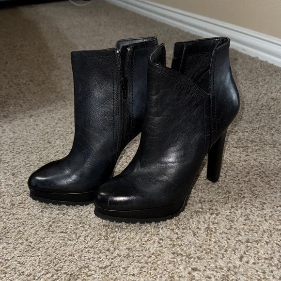 New Gianni Bini Black Omarrah Heeled lug Booties - Picture 5 of 7